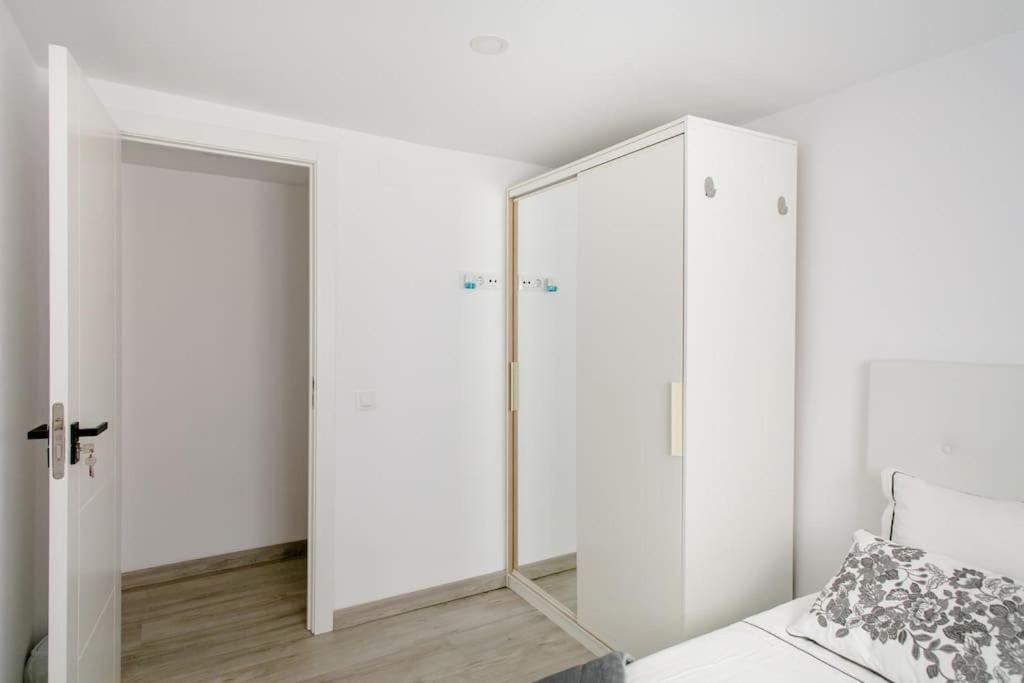 Habitaciones Bonitas Y Comodas L'Hospitalet de Llobregat Exterior foto
