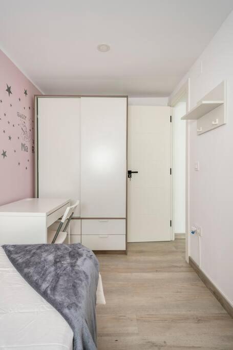 Habitaciones Bonitas Y Comodas L'Hospitalet de Llobregat Exterior foto